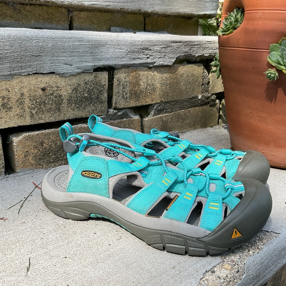 KEEN Newport H2 Turquoise Waterproof Hiking Sandals Gorpcore Beach Sz 7.5